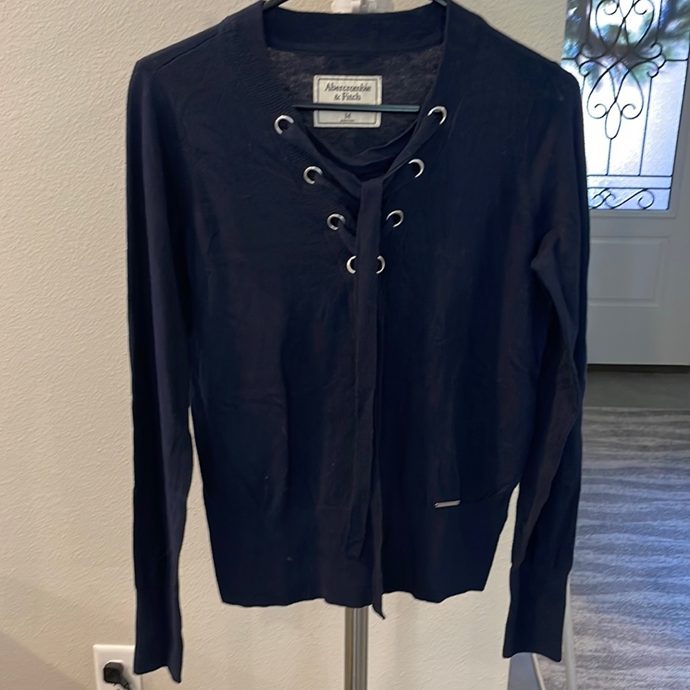 Women’s Abercrombie & Fitch sweater (M)